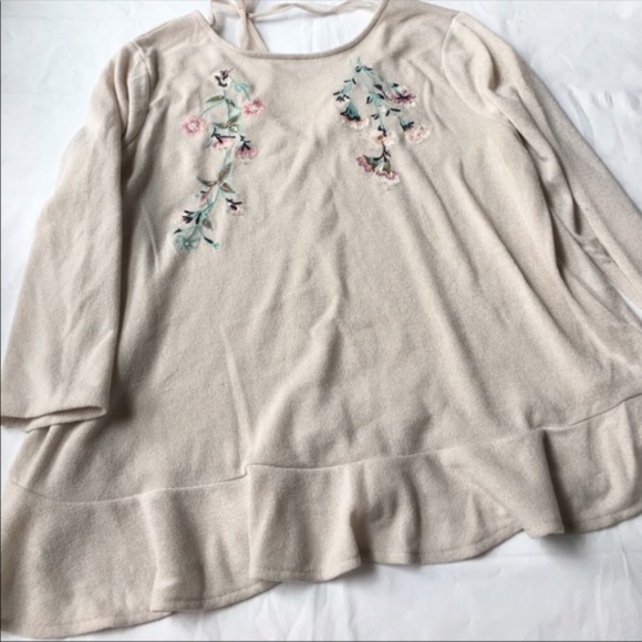 LC Lauren Conrad Embroidered Peplum Sweater New - Picture 5 of 8